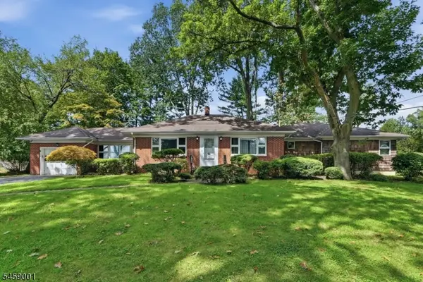 23 Glendale Dr, Freehold Twp., NJ 07728