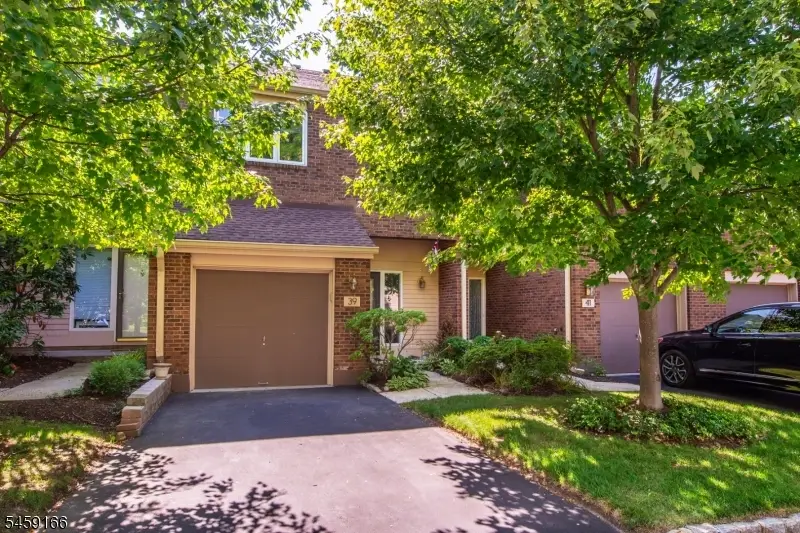 39 Chelsea Ct, Madison, NJ 07940 - #2