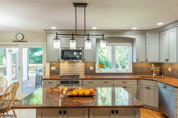 10 Weiss Dr, Montville Twp., NJ 07045