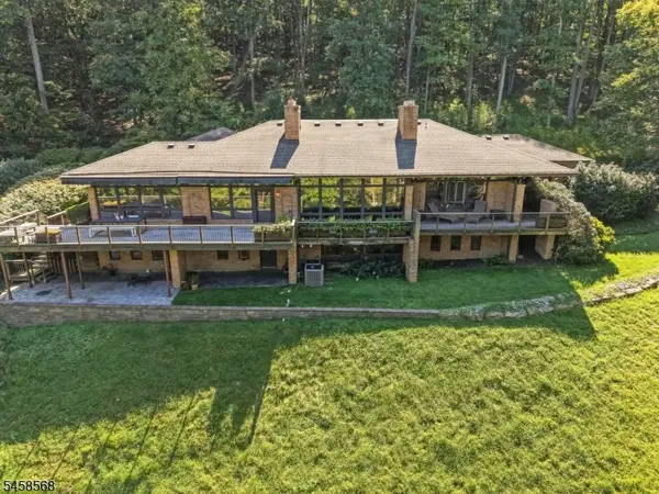 12 Thackery Ln, Mendham Twp., NJ 07945