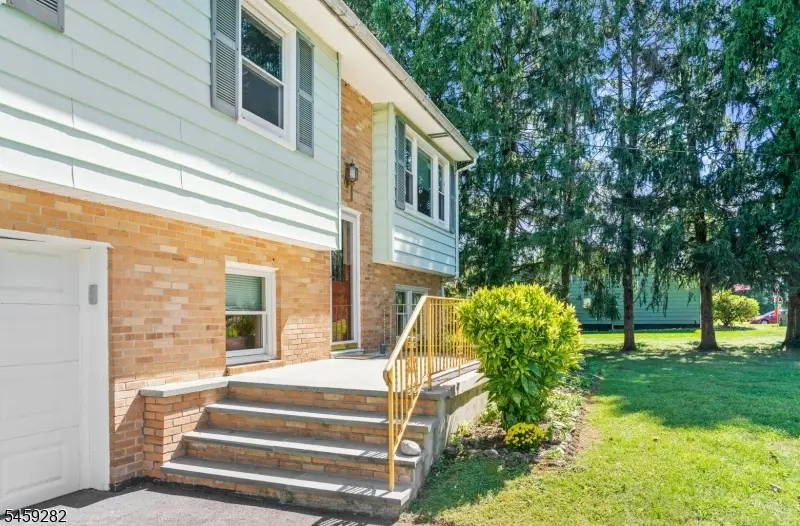 17 Ridge Rd, Raritan, NJ 08822 - #3