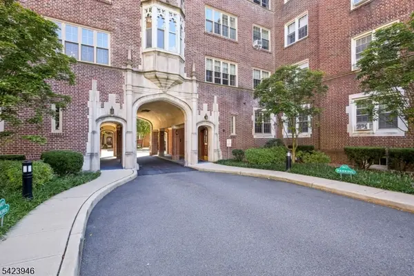 133 Summit Ave #39, Summit City, NJ 07901