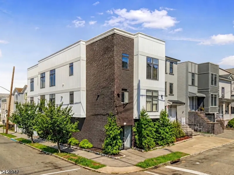 31 12th Ave, Paterson, NJ 07501 - #1