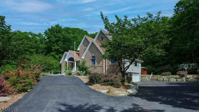 26 Stonehedge Dr, Stockholm, NJ 07460 - #3