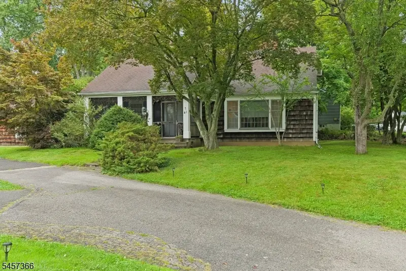 41 Laurel Ave, Pleasantdale, NJ 07052 - #1