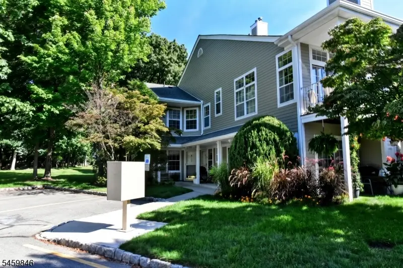1240 Garrison Ct #1240, Mahwah, NJ 07430 - #1
