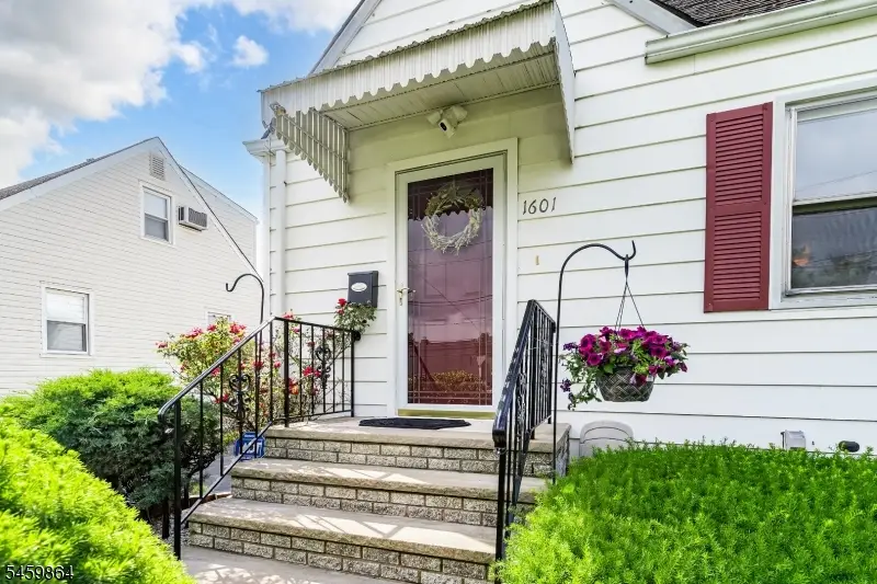 1601 Raritan Rd, Clark, NJ 07066 - #1