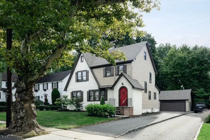 129 Tulip St, Summit, NJ 07901 - #2