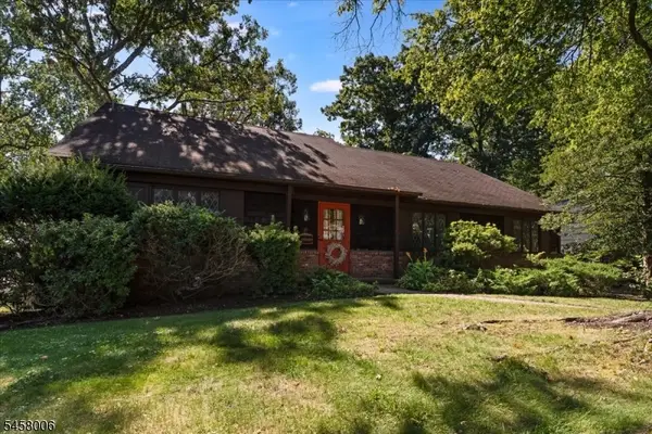18 Tree Top Dr, Springfield Twp., NJ 07081