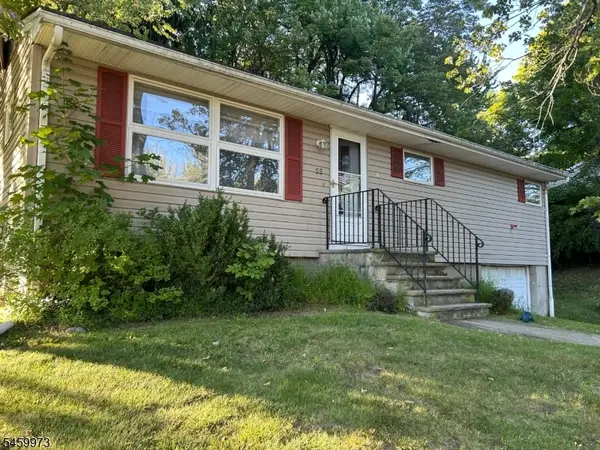 55 Hillside Dr, Hamburg Boro, NJ 07419