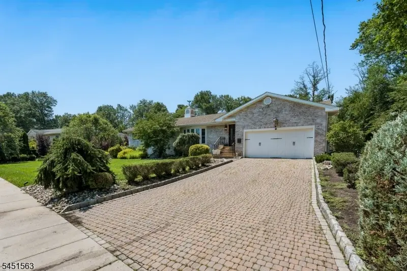 196 Hawthorne Dr, Clark, NJ 07066 - #3