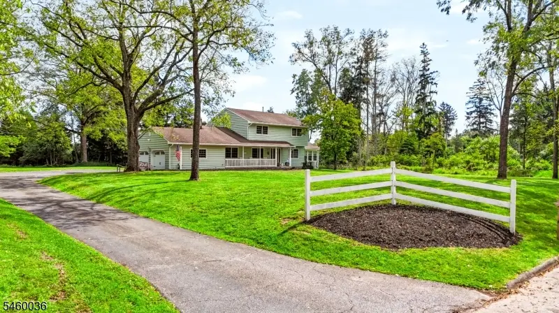 7 Pinewood Ct, Raritan, NJ 08822 - #1