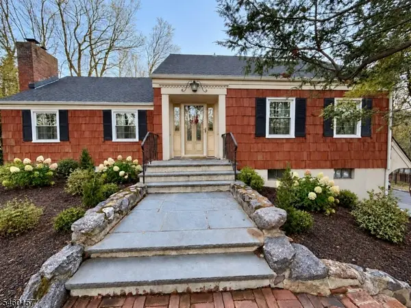3 Gravel Hill Rd, Kinnelon Boro, NJ 07405