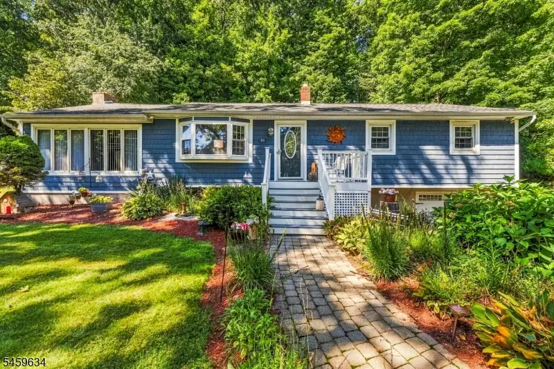 18 Fox Hollow Ct, Vernon, NJ 07462 - #1