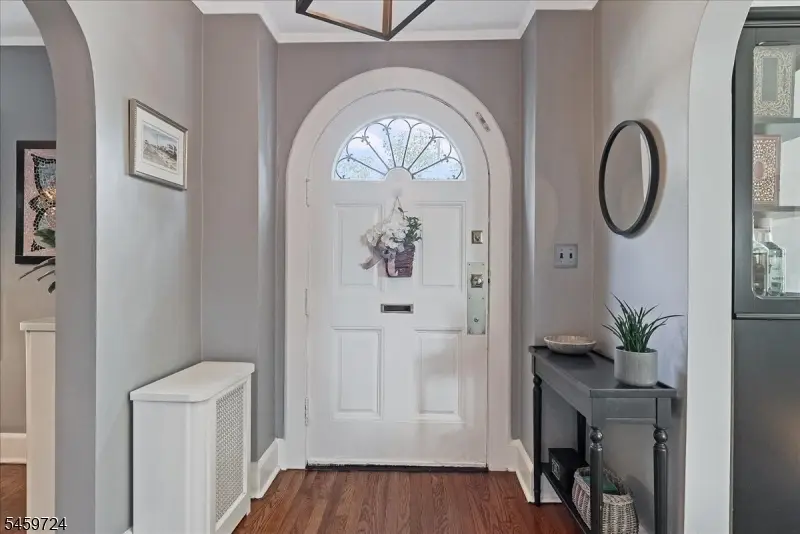 54 Elm St, Millburn, NJ 07041 - #3