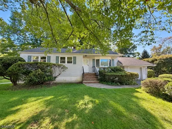 17 Moosepac Ln, Jefferson Twp., NJ 07438