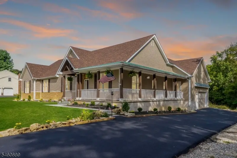 81 Belview Rd, Lopatcong, NJ 08865 - #1