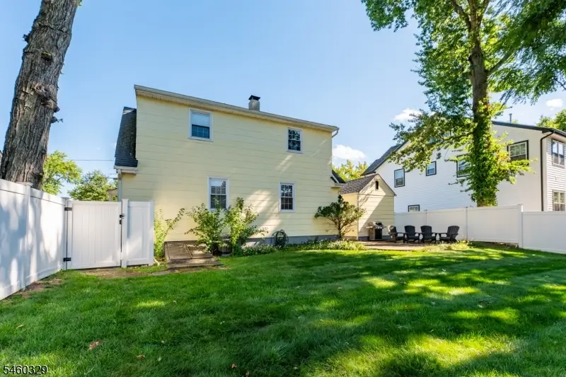 2375 Whittier Ave, Scotch Plains, NJ 07076 - #2
