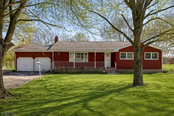 74 Maple Ln, Hardwick Twp., NJ 07825