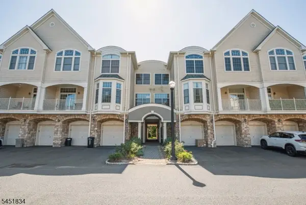 121 Turlington Ct, Livingston Twp., NJ 07039