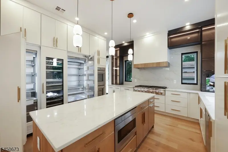 63 Billingsley Dr, Livingston, NJ 07039 - #3