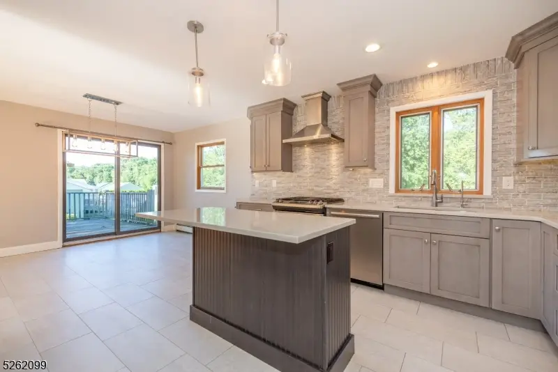 156 Overlook Ave, East Hanover, NJ 07936 - #2