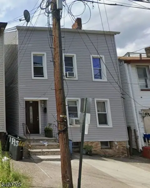 120 Spruce St, Paterson City, NJ 07501
