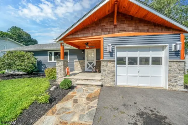 113 Carol Dr, Hackettstown Town, NJ 07840