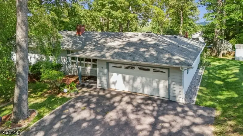45 Sunset Rd, Bloomingdale, NJ 07403 - #1