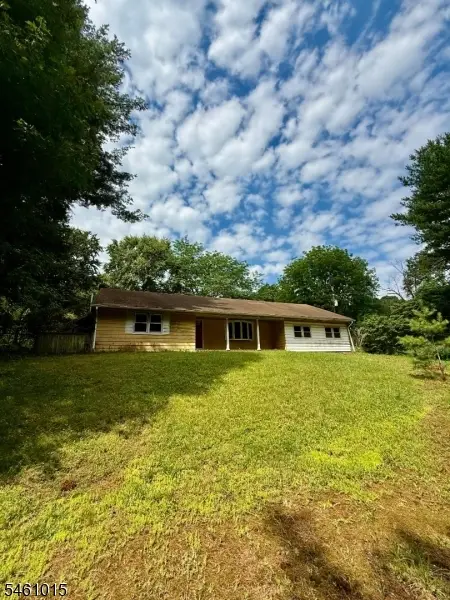 150 Karrville Rd, Mansfield Twp., NJ 07865