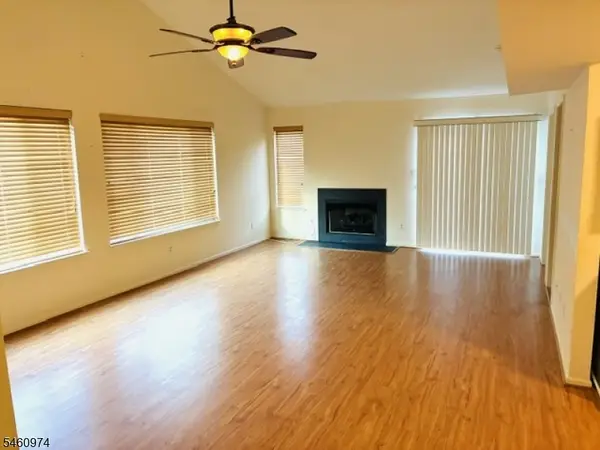 166 Falcon Ridge Way N #166, Hamburg Boro, NJ 07419