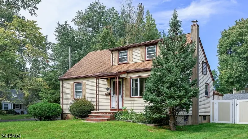 212 Stoughton Ave, Cranford, NJ 07016 - #3