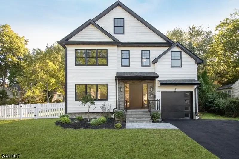 126 Hickson Dr, New Providence, NJ 07974 - #1