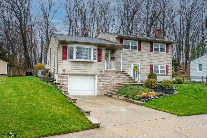 8 Adelphi Ct, Edison, NJ 08837 - #3
