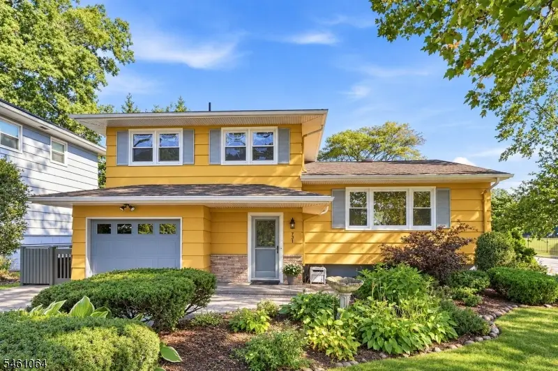 1 Carey Ct, Montclair, NJ 07042 - #1
