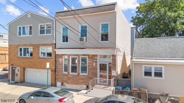 6722 Jackson St, Guttenberg Town, NJ 07093