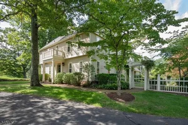 60 Potterstown Rd, Tewksbury Twp., NJ 08833