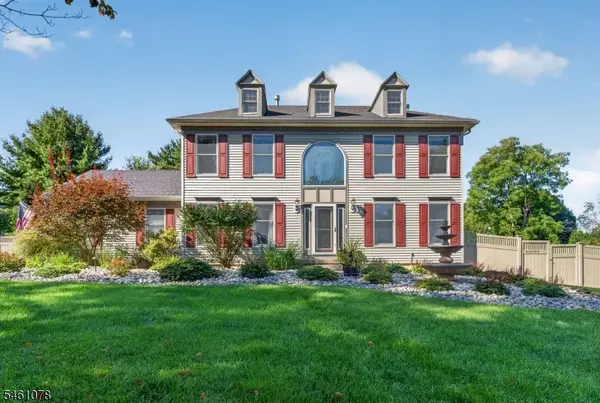 2 Saint Andrews Dr, Washington Twp., NJ 07882