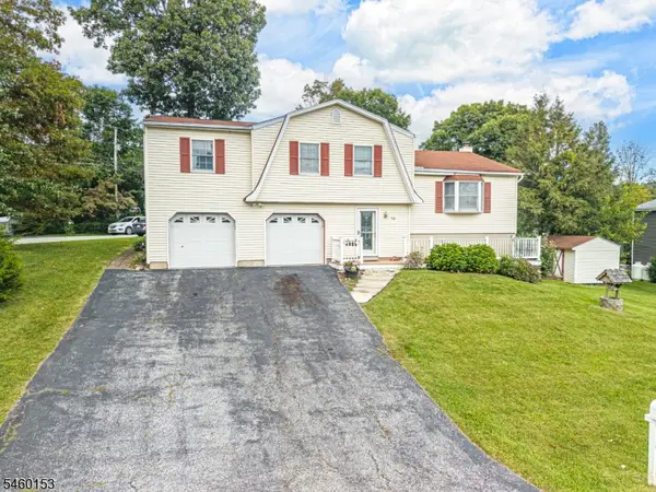 10 Hummingbird Trl, Vernon Twp., NJ 07462
