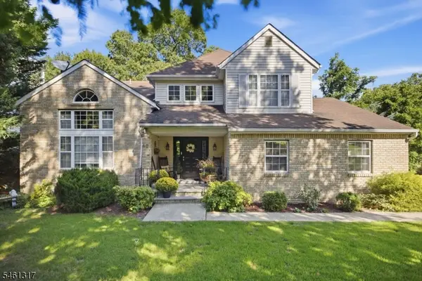 18 Metro Vista Dr, Hawthorne Boro, NJ 07506