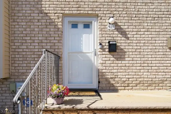 921 Robin Rd, Hillsborough Twp., NJ 08844