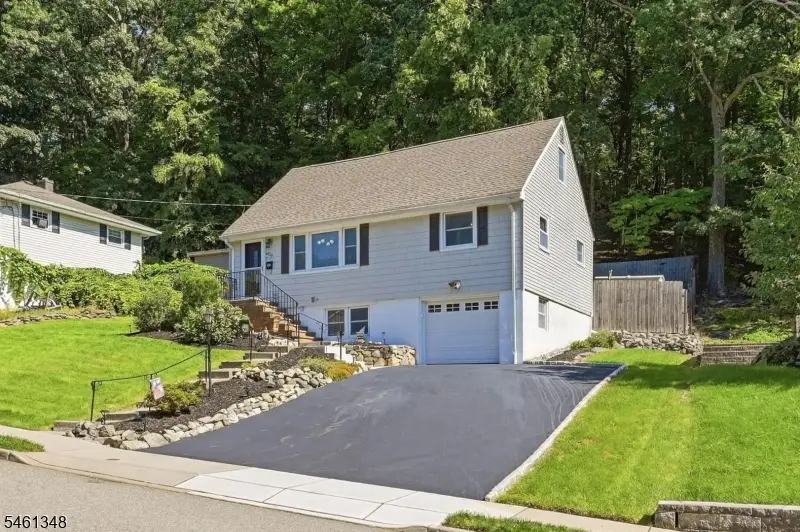 138 Rafkind Rd, Bloomingdale, NJ 07403 - #2