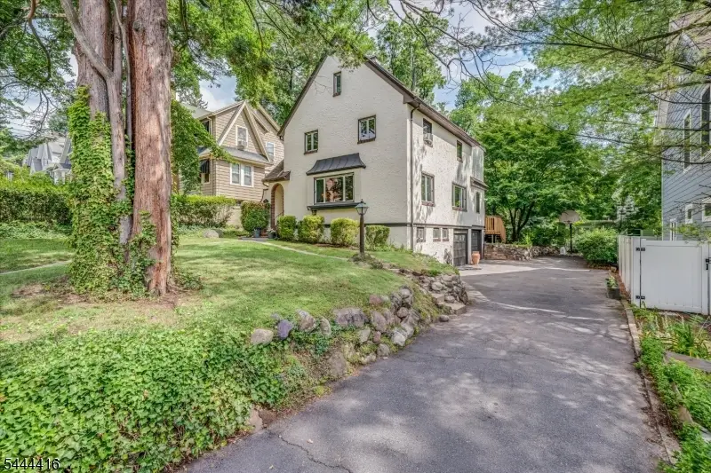 43 Pine St, Millburn, NJ 07041 - #3