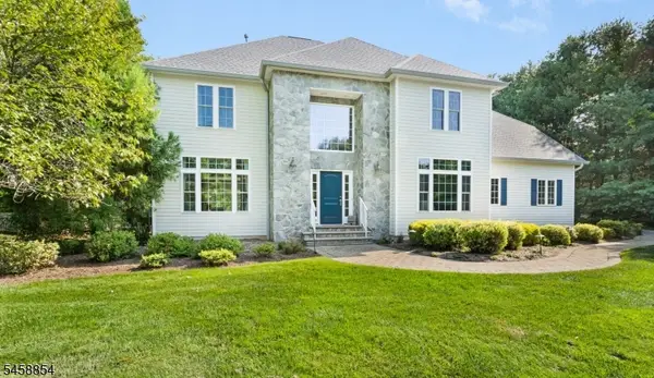 1 Ming Ct, Chester Twp., NJ 07930