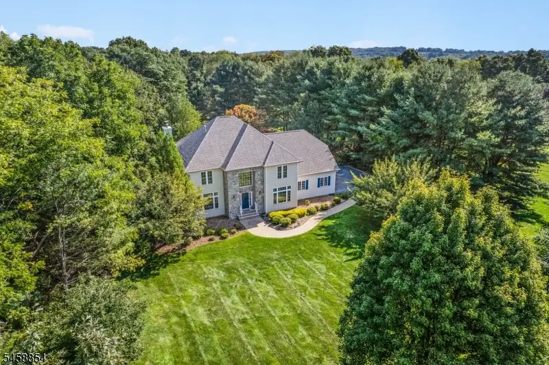 1 Ming Ct, Chester, NJ 07930 - #2