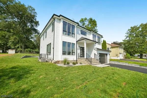 29 Spier Dr, Livingston Twp., NJ 07039
