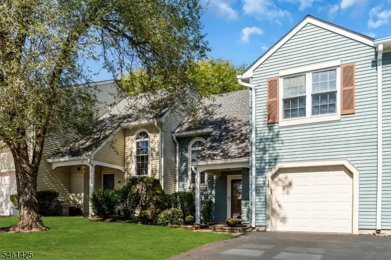 235 Mcauliffe Ct, Franklin, NJ 08873 - #1