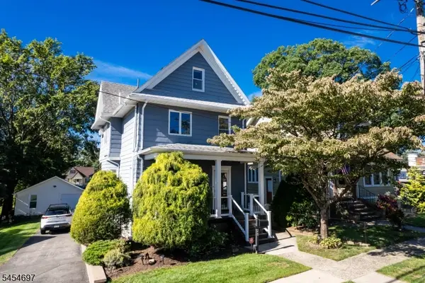 20 Twain Pl, Clifton City, NJ 07013