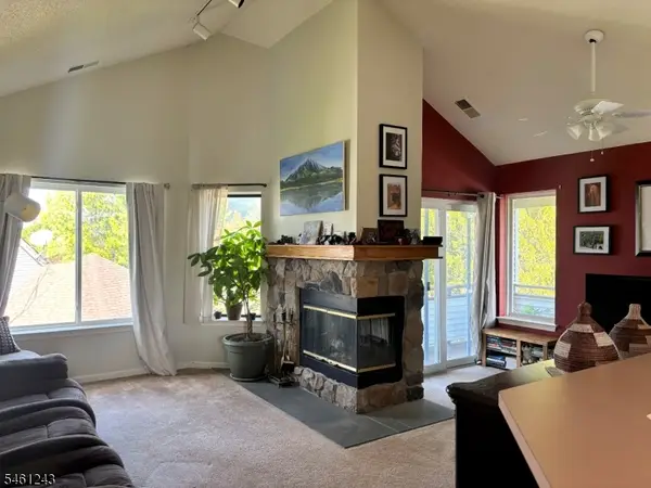29 Harker Hill Dr, Hardyston Twp., NJ 07419