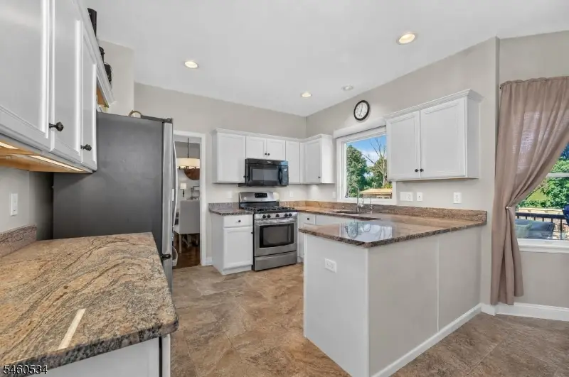 6 Pinewood Rd, Holland, NJ 08848 - #3